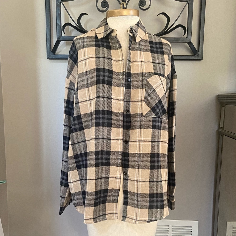 Davi & Dani Flannel Shirt - Picture 1 of 4